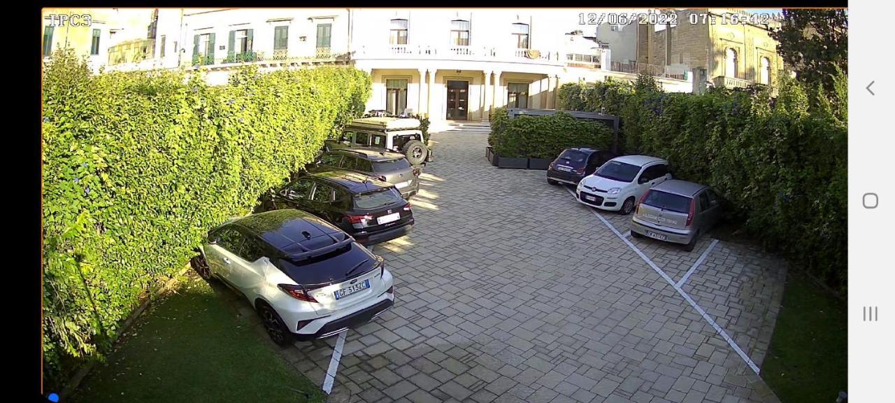 Dimora Charleston Lecce Parcheggio Privato In Loco Gratis Bed & Breakfast Exterior foto